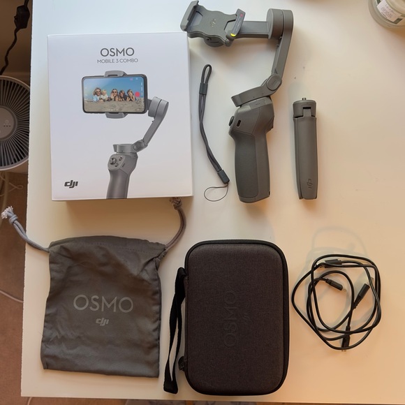 DJI Osmo Mobile 3 Smartphone Gimbal with tripod - Picture 6 of 9
